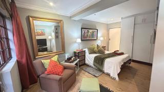 Artzy's Guest Bedroom - Northriding - 8