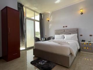 Gillu Hotel - 9