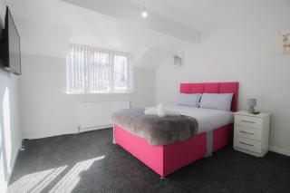 Private En-Suite With Free Wi-Fi & Parking in Wolverhampton - Coseley - 6