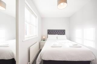 Two Double Bed Coach House with Parking Fast WiFi - Colchester - 2