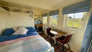 Shepherd's Hut - - 4