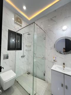 Cozy & Stylish Home - - 5