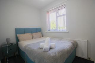Budget Room in Wolverhampton - 9