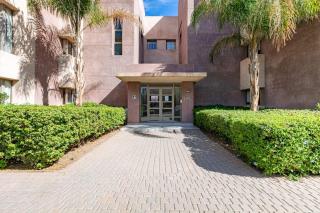 Spacious Apartment, Golf & Pool - 7
