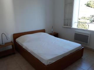 F3 jardin, parking, terrasse à 80 m de la plage à Saint cyr sur mer - 5