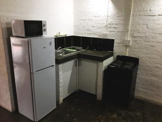 Thami's Lodge Unit 324 with Free WiFi - Johannesburg - 3