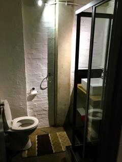 Thami's Lodge Unit 324 with Free WiFi - Johannesburg - 1