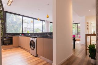 MOT Villa Salvador 4600 - 5 Bd Unique Villa Pool & BBQ Plaza Armenia - 2