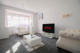 Budget Modern Room in Bilston-Ideal for Work Trips - Coseley - 0