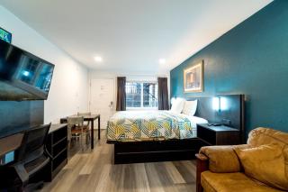 Town Place Studio Apartment - Snyder - 8