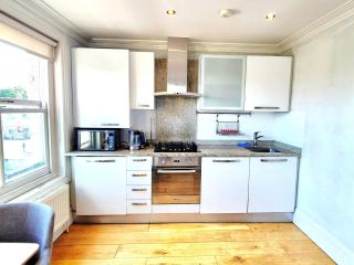 Dalston London Apartment - London - 3