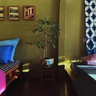 Here Library - A wooden home by the river with a library - Thốt Nốt - 8