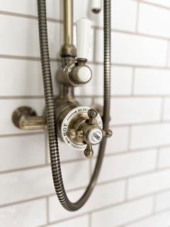 Quirky & Stylish, Central Top Floor Apartment - Cheltenham - 9