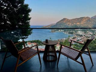 Mavinin ve Yeşilin dansı - Marmaris - 0