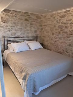 Akros-cottage on mountain- ground floor - - 6