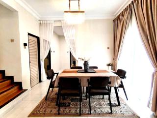 The White House Nilai Impian - Nilai - 3