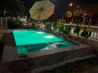 The White House Nilai Impian - Nilai - 9