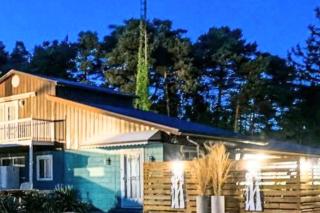 Sunset Cottage, 3 min walk to beach, sleeps 7 - 0