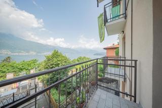 Lake-View Apartment, 1 Min Walk from the Lake - Dervio - 9
