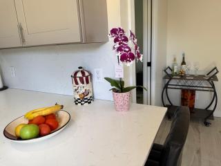 Cozy Urban Retreat - Lake Worth - 3