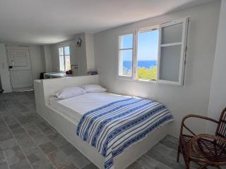 House on the rocks - Kimolos - 3