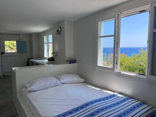 House on the rocks - Kimolos - 2