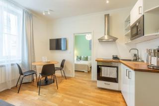 HLY - Newly designed APT with BIG PROMO! - Prag - 7