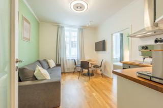 HLY - Newly designed APT with BIG PROMO! - Prag - 6