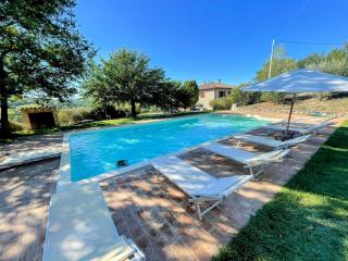 Large villa - sleeps 10 - pool - pergola - playground for children - wifi - Petroro - 5