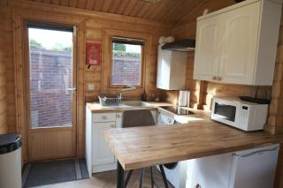 Countryside Log Cabin - - 1