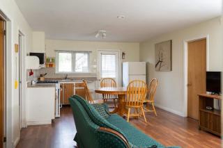Pine Lake 3-Bedroom Cottage #12 - The Gallery - Gravenhurst - 9