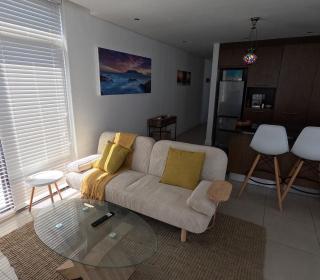 Beachfront Penthouse with patio and free parking - 1