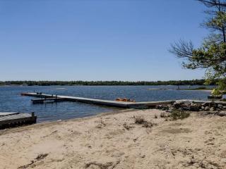 2-Bedroom Cottage #6 - Sand Bay - Dillon - 4