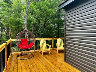 Lakefront Studio Cottage #7 - 1