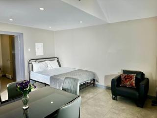 Lakefront Studio Cottage #7 - 8