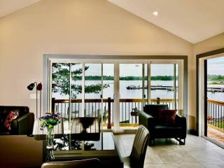 Lakefront Studio Cottage #7 - Dillon - 5