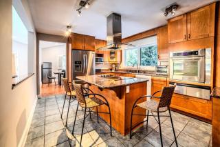 6 Bedroom Lakefront Main House in Sand Bay - Dillon - 8