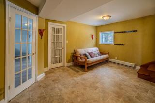 6 Bedroom Lakefront Main House in Sand Bay - Dillon - 2