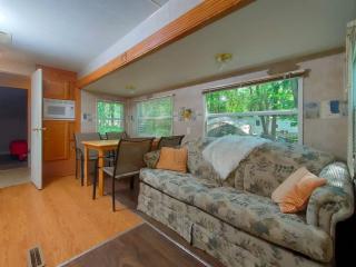 2-bedroom Camper Trailer Cottage #2 - Dillon - 0