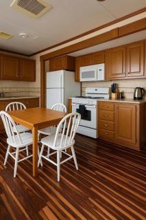 2-bedroom Camper Trailer Cottage #3 - Dillon - 0