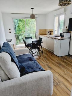 Maisonnette en bord de rivière - 1