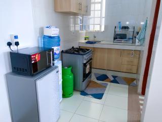 1BR Pent Apartment in the Whitehouse, Garden Estate with Free Parking and WiFi - Nairobi - 7