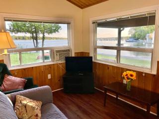 2-Bedroom Cottage #11 - Ambleside - Kawartha Lakes - 5