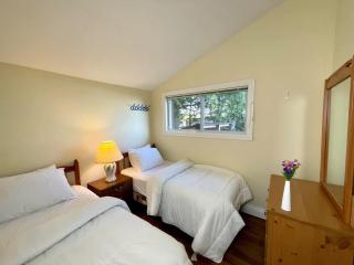 2-Bedroom Cottage #11 - Ambleside - Kawartha Lakes - 4