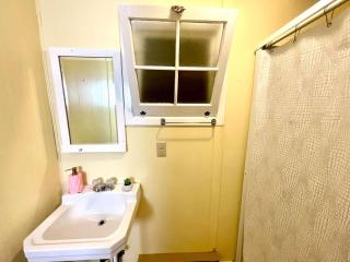 2-Bedroom Cottage #1 - Ambleside - Kawartha Lakes - 3