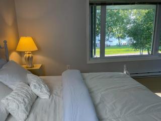 Spacious 3-Bedroom Main House in Bobcaygeon #12 - Kawartha Lakes - 4
