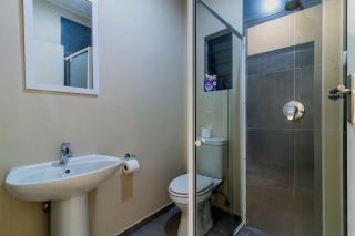 The 2 Bedroom WaterfallRidge Nest next to Mall of Africa - 1