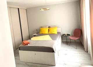 Cristian's Little House Bucharest - Bucarest - 4