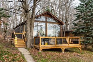 Lake Muskoka 2-bedroom Cottage - Pier 100 #50 - Port Carling - 0