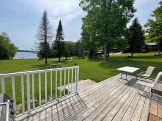 Muskoka Lakefront 3-bdrm Chalet #90 - Port Carling - 3